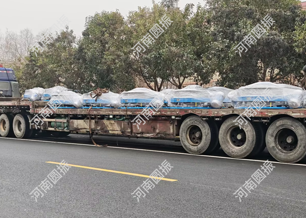 山東省12臺直排篩發貨